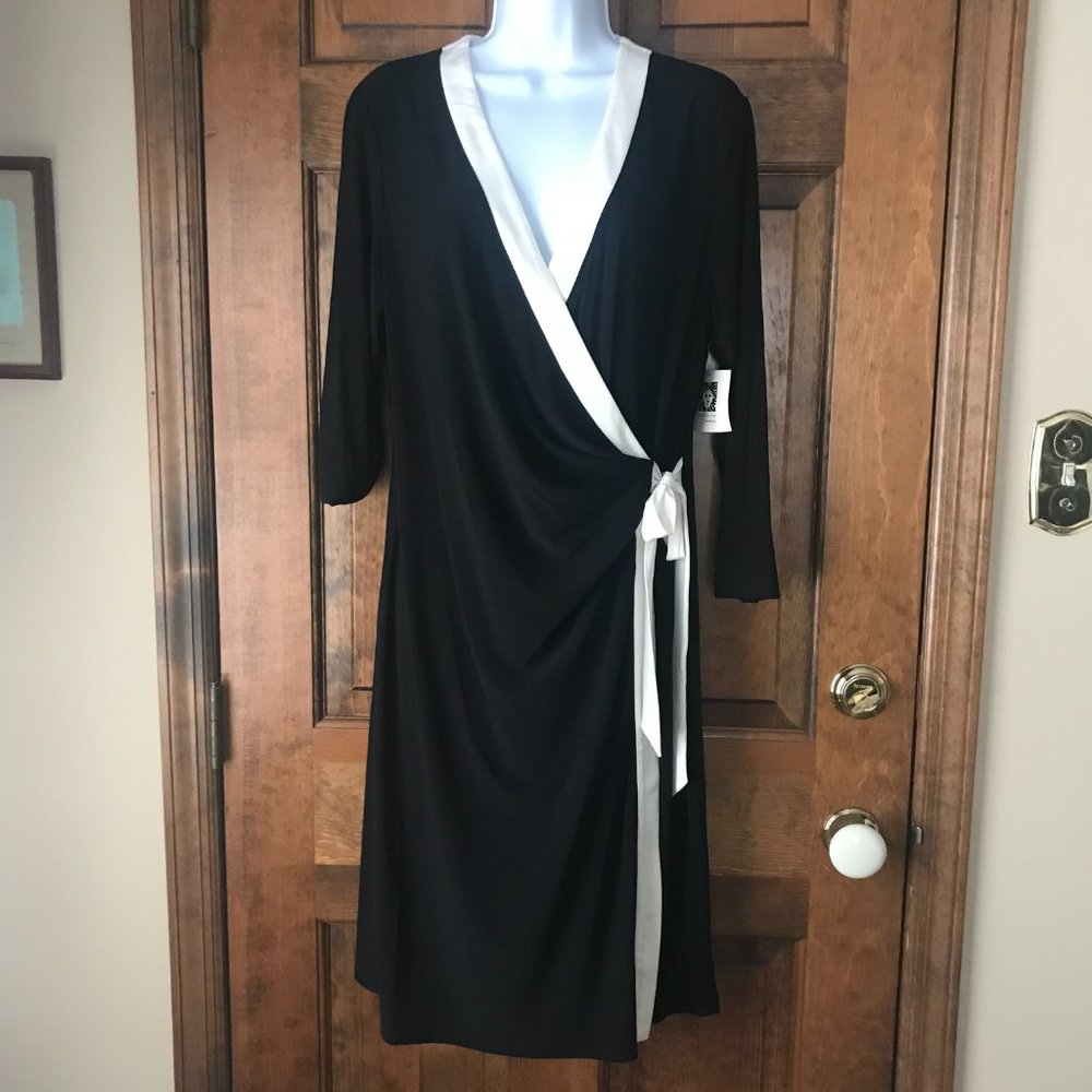 NWT Anne Klein Black w/White Trim Deep V Faux Wrap Dress Size 14
